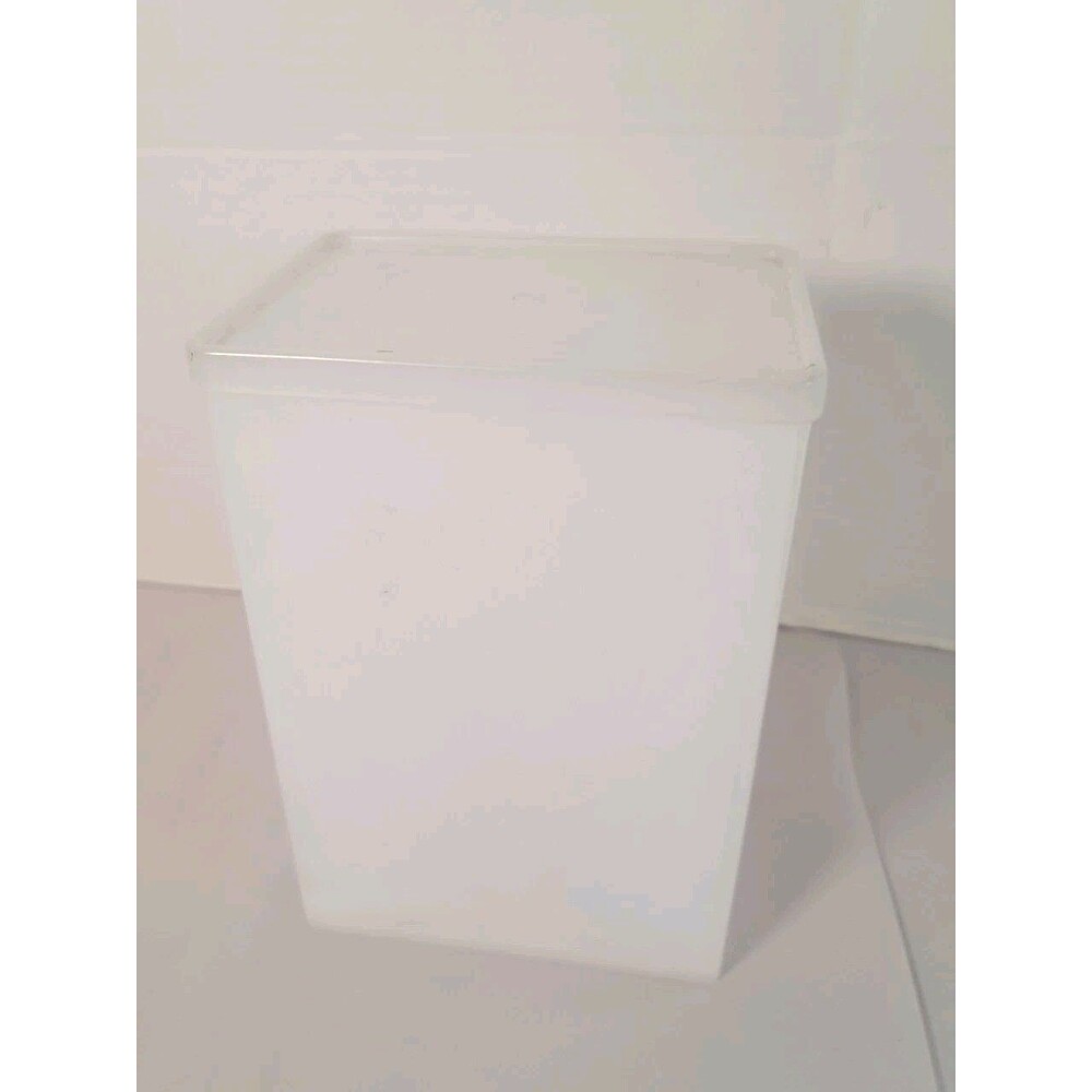 Vintage Tupperware Ice Cream Container Base 484-3 Lid 486-4